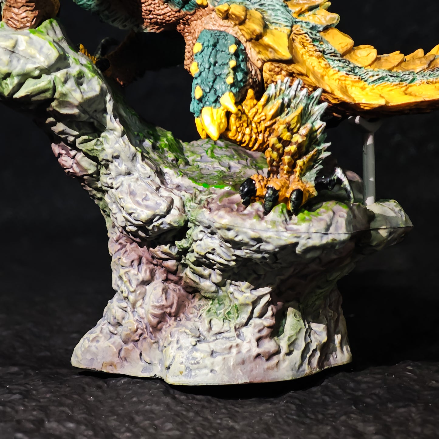 Thunderlord Zinogre Statue | 18.5cm Monster Hunter Premium Figure
