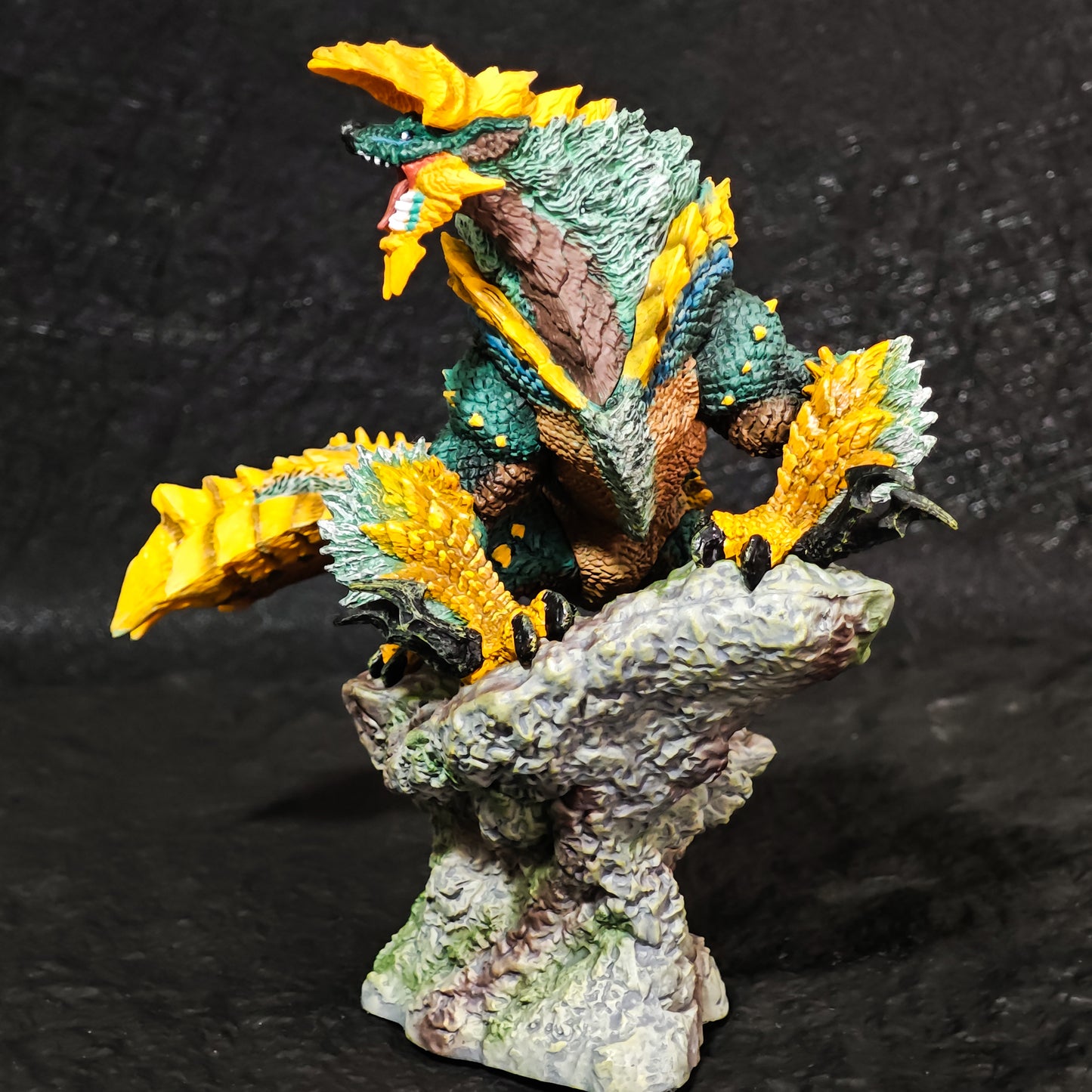 Thunderlord Zinogre Statue | 18.5cm Monster Hunter Premium Figure