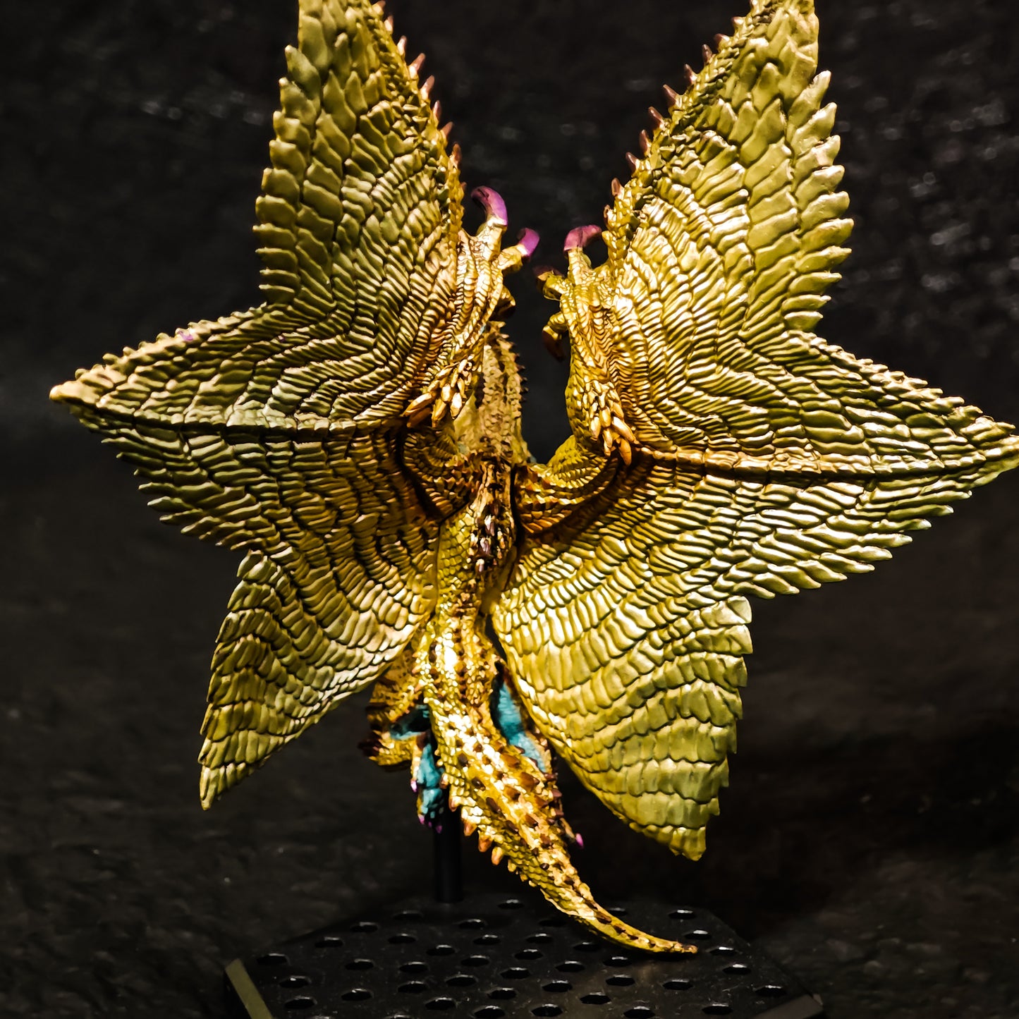 Shagaru Magara Figurine | 15cm Monster Hunter Gold Dragon Collectible