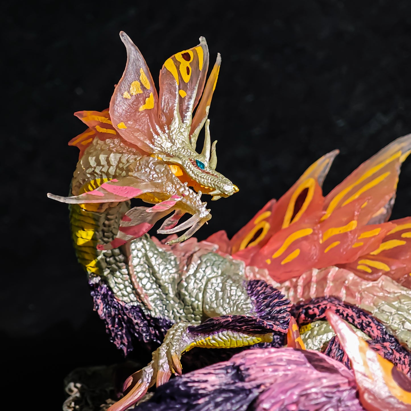 Mizutsune-Monster Hand-Painted PVC Figure – Elegant Design with Bubble Effects